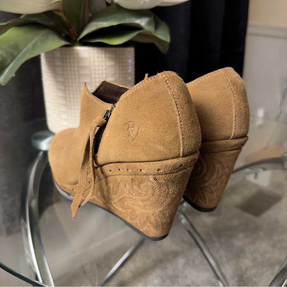 ariat suede ankle bootie plataform 9.5 B - Picture 4 of 9